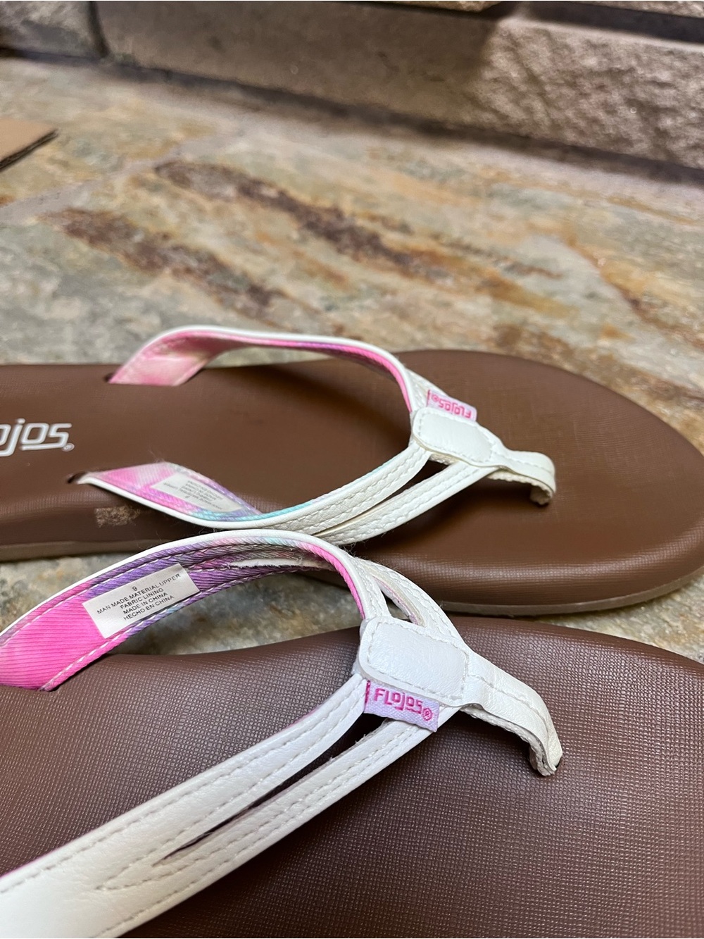 Flojos Women’s Flip Flop Sandals White Memory Foam Comfort Casual Slides 9 - Picture 5 of 8